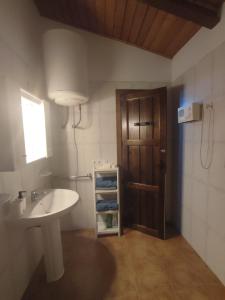 Ένα μπάνιο στο Casa Enry