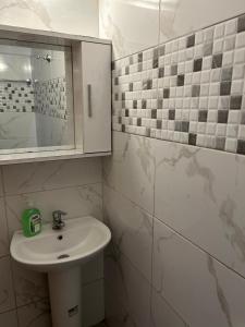 Koupelna v ubytování ZeusPlace Akti Platamonas + 37 fotografií