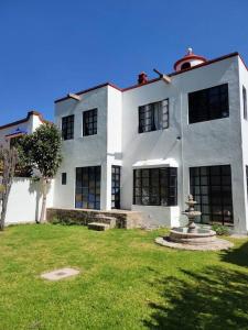 Το κτήριο όπου στεγάζεται  η παραθεριστική κατοικία