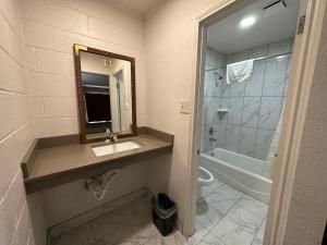 Koupelna v ubytování Llano Motel