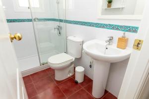 Kúpeľňa v ubytovaní Apartamento Pedregalejo Playa + 20 fotografií