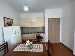 Cucina o angolo cottura di Amal Vlora Apartament