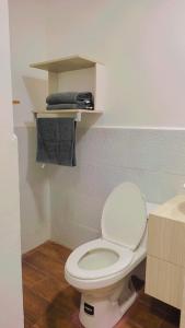 Vonios kambarys apgyvendinimo įstaigoje Verano Azul Loft