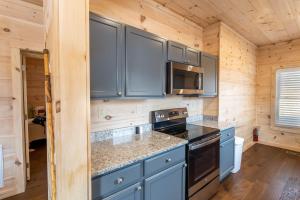 Küche/Küchenzeile in der Unterkunft Elk Knob Escape