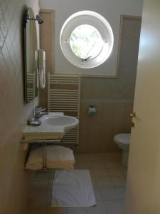 Bilik mandi di Residence Xenia