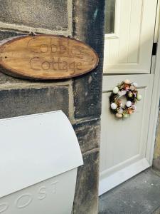 Gallery image of Cobbles Cottage, Honley in Honley