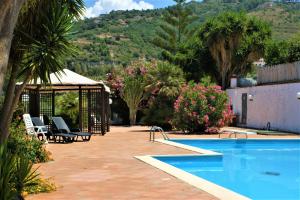 Πισίνα στο ή κοντά στο CILENTO VILLA PANORAMICA PISCINA PRIVATA 8 PERSONE