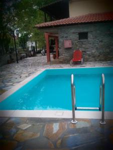 Bazén v ubytování Guesthouse Kalypso nebo v jeho okolí