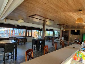 魔术岛海滩度假酒店餐厅或其他用餐的地方