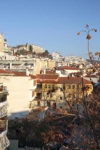 Blick auf eine Stadt mit Gebäuden in der Unterkunft Cozy Place Near Historic Center in Thessaloniki