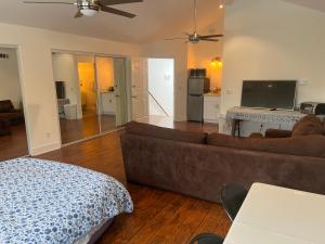 5080 Avenida Oriente
