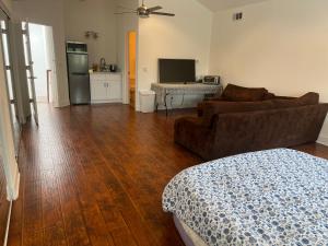 5080 Avenida Oriente