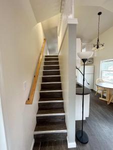 Kép Cedar Tiny Home szállásáról Woodland Parkban a galériában