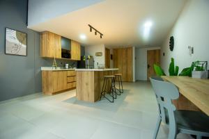 Кухня або міні-кухня у Barcelo Coliving