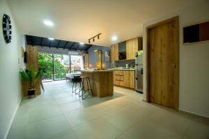 Кухня або міні-кухня у Barcelo Coliving