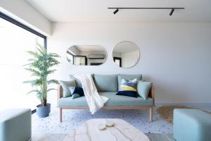 Istumisnurk majutusasutuses Nabeel Homes - Designer Seaview Condo - 208
