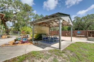 Aed väljaspool majutusasutust Pool Access Homosassa Home Near Boat Launch!