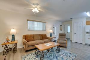 Istumisnurk majutusasutuses Pool Access Homosassa Home Near Boat Launch!