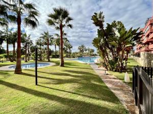 Bazén v ubytování Pleasant holiday home in Motril with shared pool nebo v jeho okolí