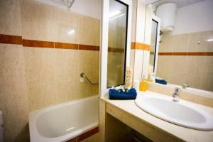 Imagen de la galería de Paradis studio & plage à 1 min, en Le Gosier 55 fotos más