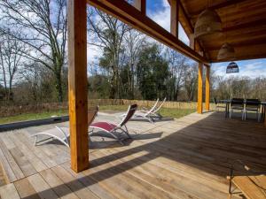 Φωτογραφία από το άλμπουμ του Gîte confortable avec piscine privée et jardin clos en Dordogne - FR-1-616-319 σε Castelnaud La Chapelle