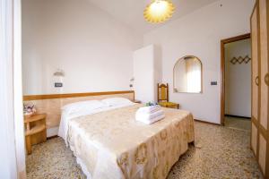 Postel nebo postele na pokoji v ubytování Hotel Majorca