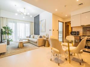 Posezení v ubytování Radiant 1BR in Burj Royale - Downtown Dubai