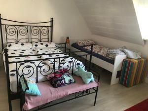 Säng eller sängar i ett rum på Familienfreundliche Wohnung in Wewer