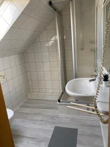 Koupelna v ubytování Bistro-zur-Quelle