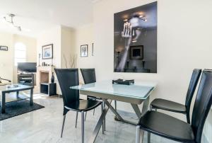 Część wypoczynkowa w obiekcie SAA- Comfortable Apartment near Puerto Banus