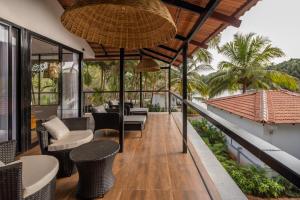 Pont Bleu Suites Riverside & Pool的休息区