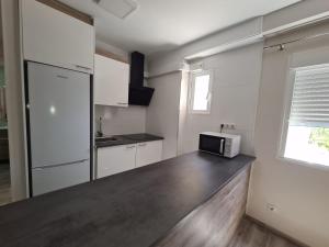 Kuchnia lub aneks kuchenny w obiekcie Apartamento Maysan IF Benidorm