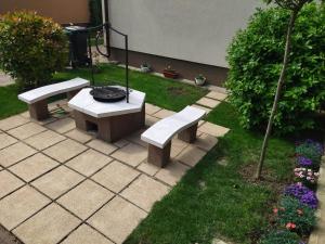 Vonkajšia záhrada v ubytovaní Csaba apartman