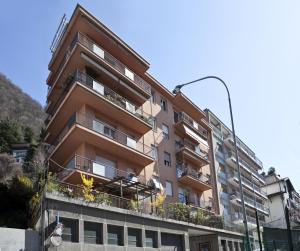 Foto dalla galleria di Silky House with Private Parking a Como