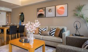 Posezení v ubytování Shanghai Centre Serviced Apartment