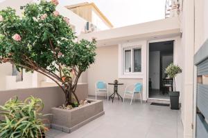 Balkón nebo terasa v ubytování Fay's Suites