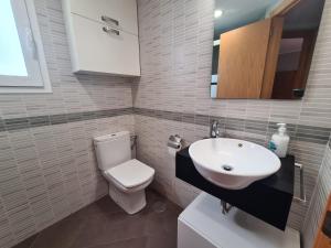 Kúpeľňa v ubytovaní Atico Barcelona IF Benidorm + 11 fotografií