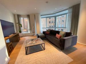 Χώρος καθιστικού στο LUXURY 3 Bed 3 Bath Apartment in Central London