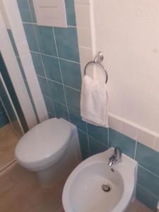 Bilik mandi di casa mariagrazia +24 gambar