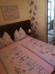 Posteľ alebo postele v izbe v ubytovaní Gere House + 12 fotografií