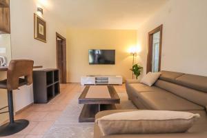 En TV eller et underholdningssystem på Apartments Primo - Pula