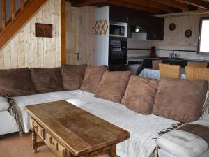 Svetainės erdvė apgyvendinimo įstaigoje Chalet Font-Romeu-Odeillo-Via, 4 pièces, 8 personnes - FR-1-580-10