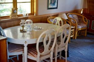 Photo de la galerie de l'établissement Spillersboda stuga med båtar, à Spillersboda 6 autres photos