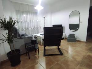 TV a/nebo společenská místnost v ubytování Casa Lilia con piscina y garaje