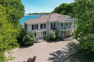 an aerial view of a house with a driveway at Somerset - A Private Retreat in Niagara on the Lake