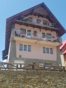 Το κτήριο όπου στεγάζεται  ο ξενώνας