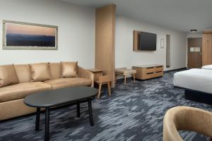 Posezení v ubytování Fairfield Inn & Suites by Marriott Appleton