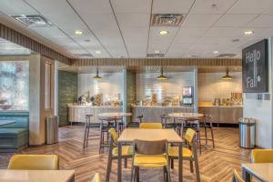 Restaurace v ubytování Fairfield Inn & Suites by Marriott Appleton