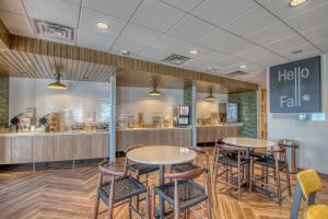 Restaurace v ubytování Fairfield Inn & Suites by Marriott Appleton