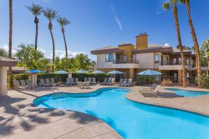 Bazén v ubytování Marriott's Desert Springs Villas II nebo v jeho okolí